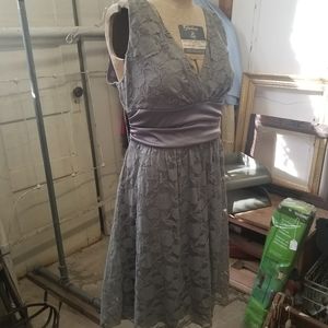 Studio Y Large Gray Lace Sleeveless V-Neck Dress